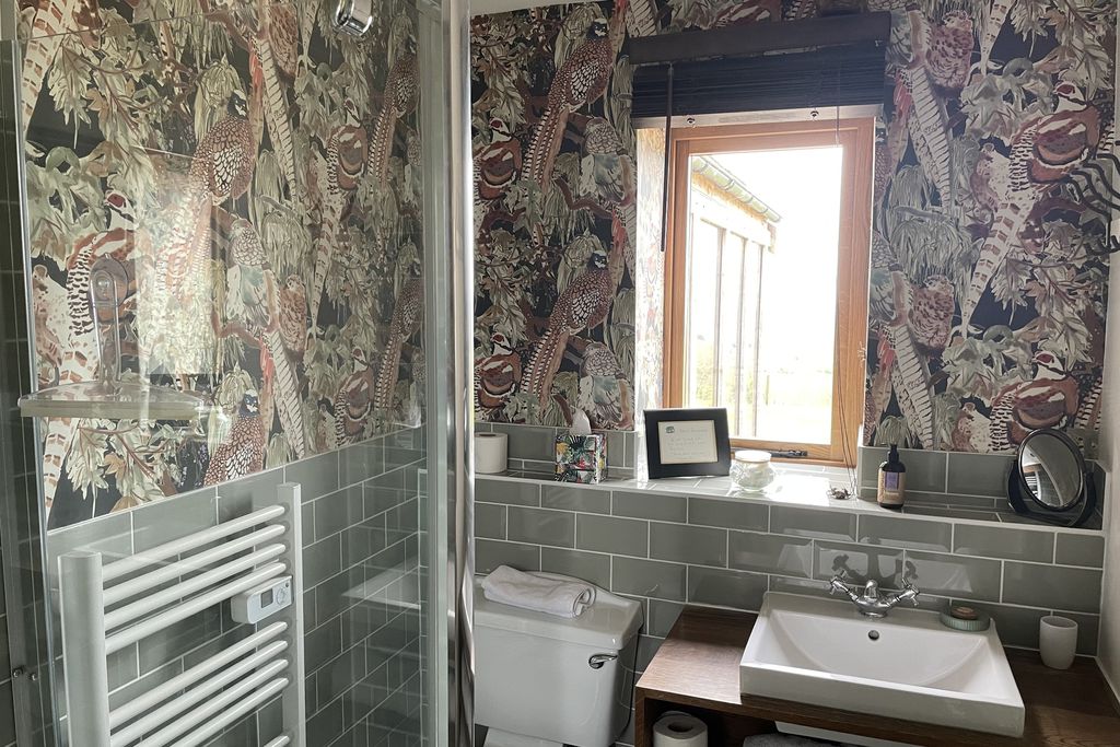 Dryhill Vineyard Cottage 9 - Gallery