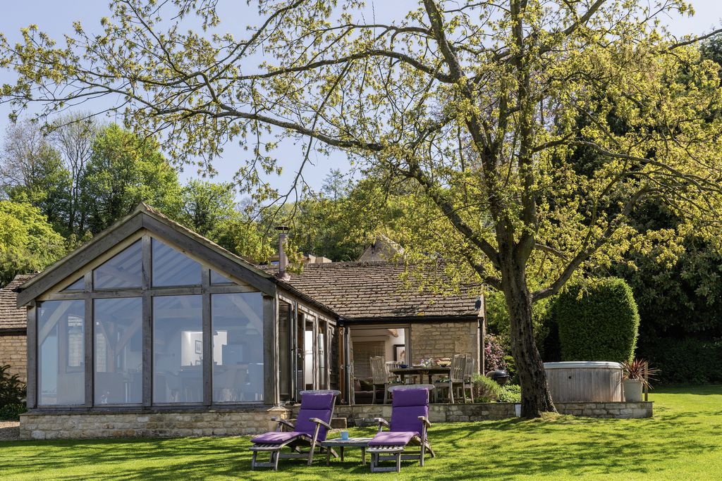 Dryhill Vineyard Cottage 19 - Gallery