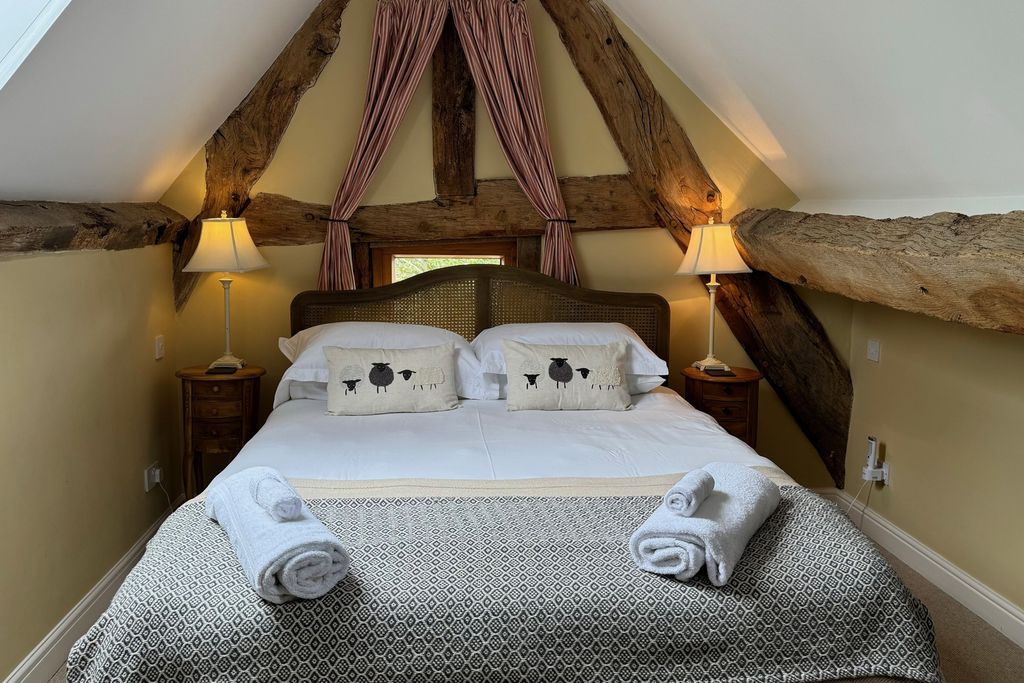 Middle Farm & Cottages: The Barn 5 - Gallery