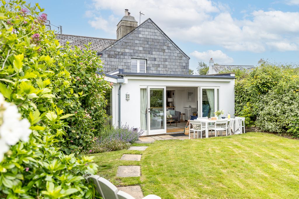 Cheyne Cottage 1 - Gallery