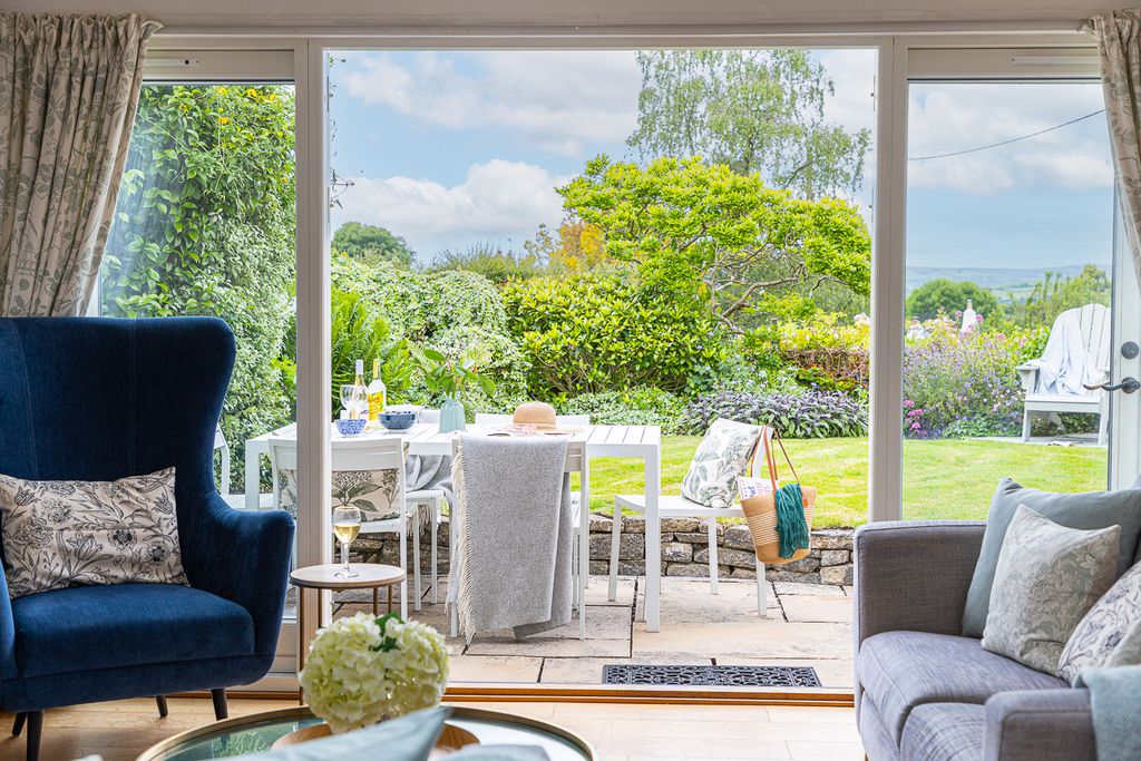 Cheyne Cottage 4 - Gallery