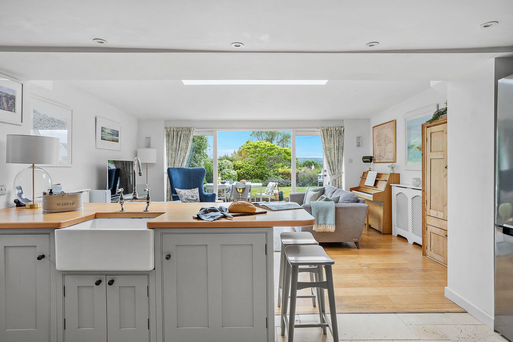 Cheyne Cottage 8 - Gallery