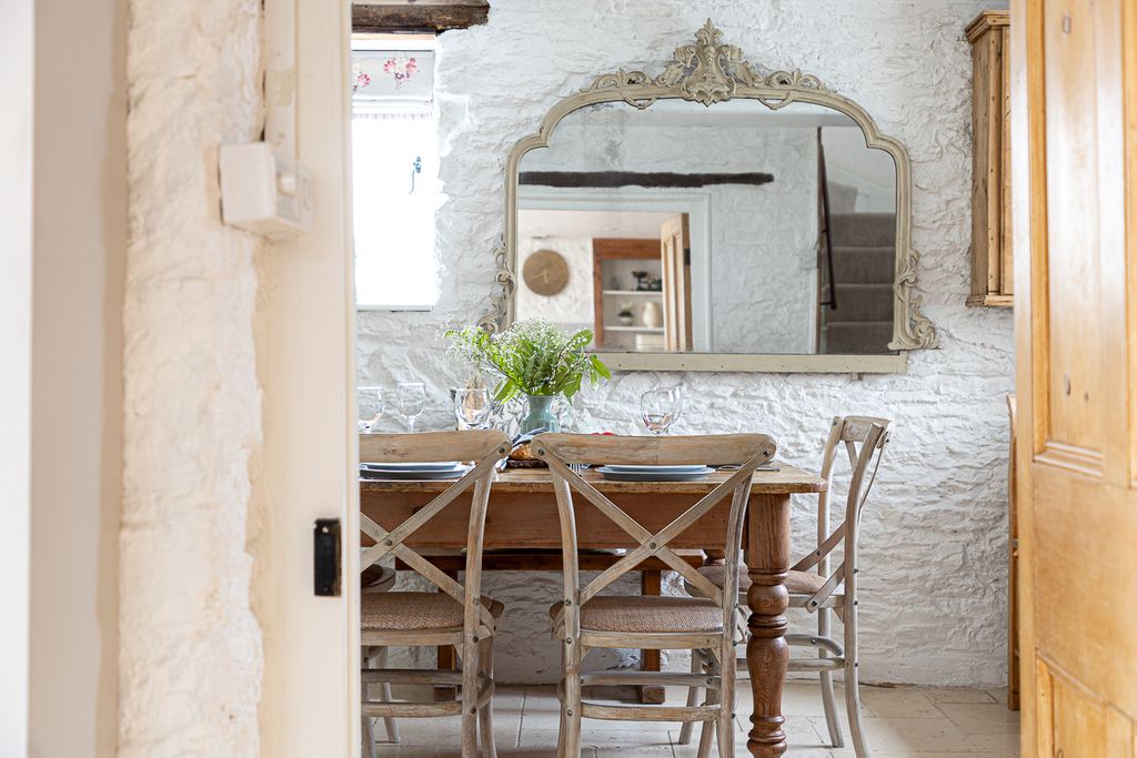 Cheyne Cottage 10 - Gallery
