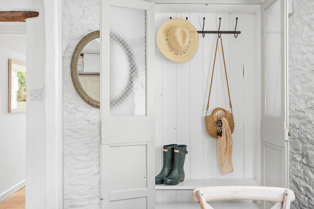 Cheyne Cottage 11 - Gallery