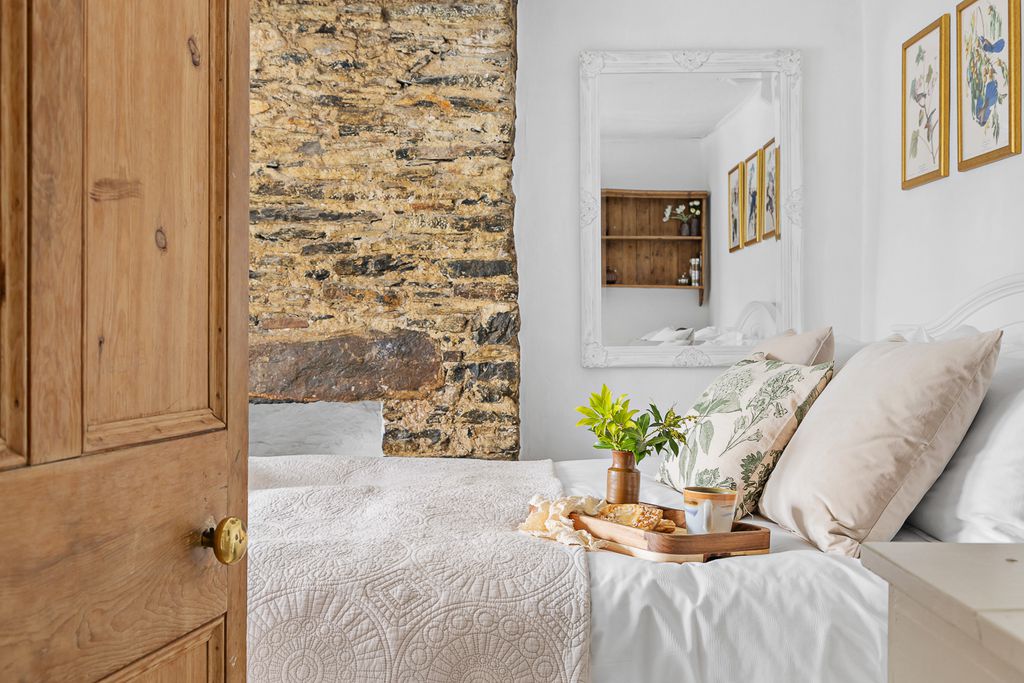 Cheyne Cottage 14 - Gallery