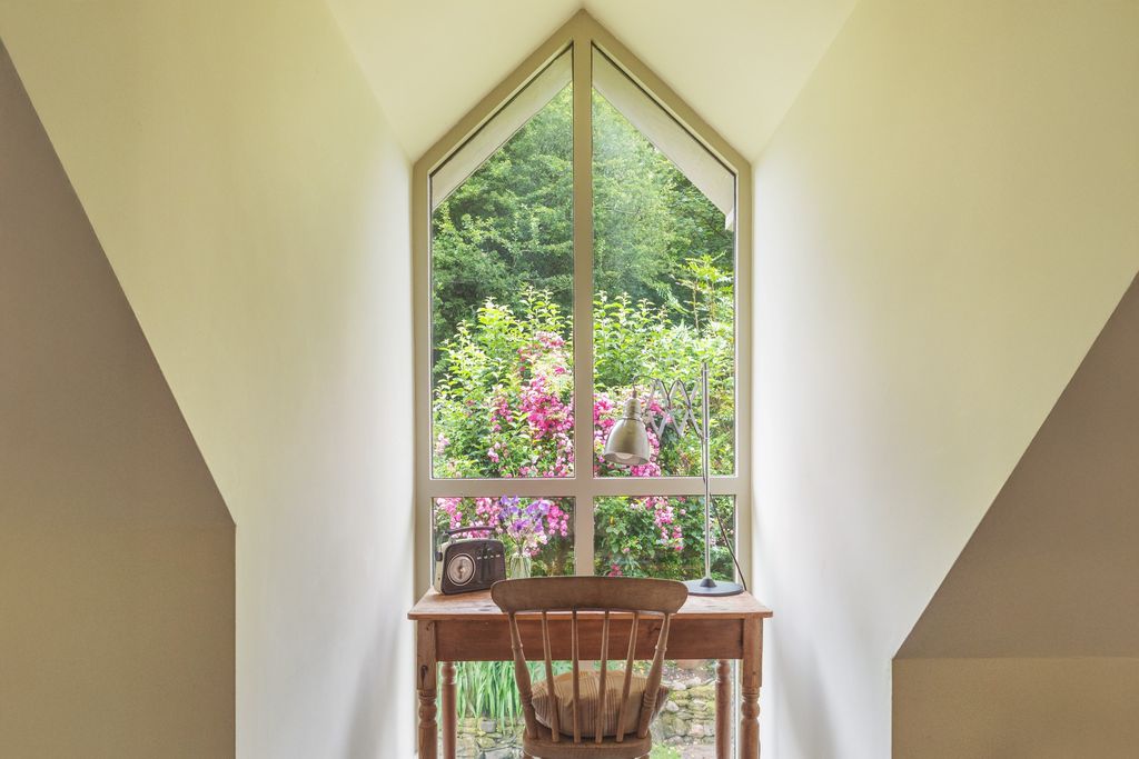 Ivy Studio 12 - Gallery