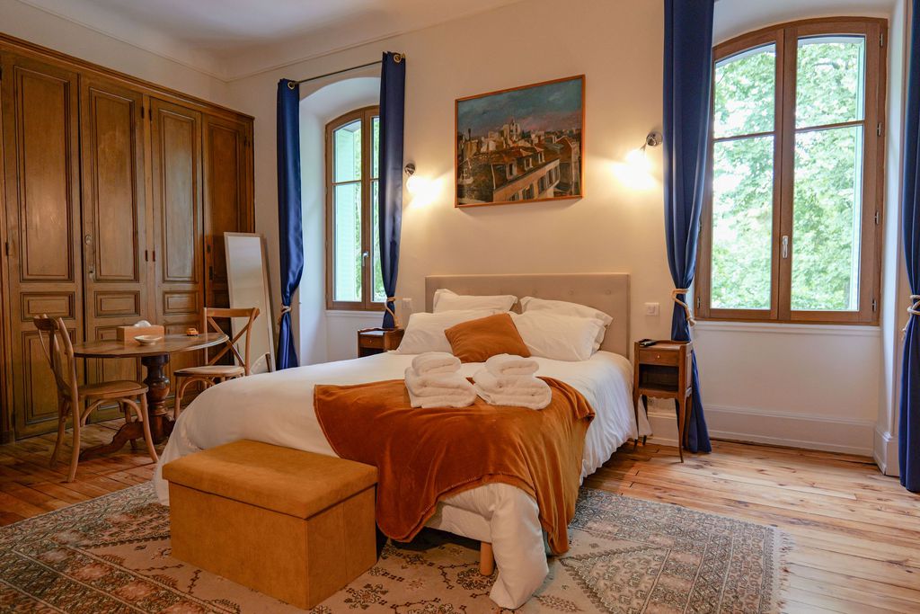 Les Suites de l'Opéra 1 - Gallery