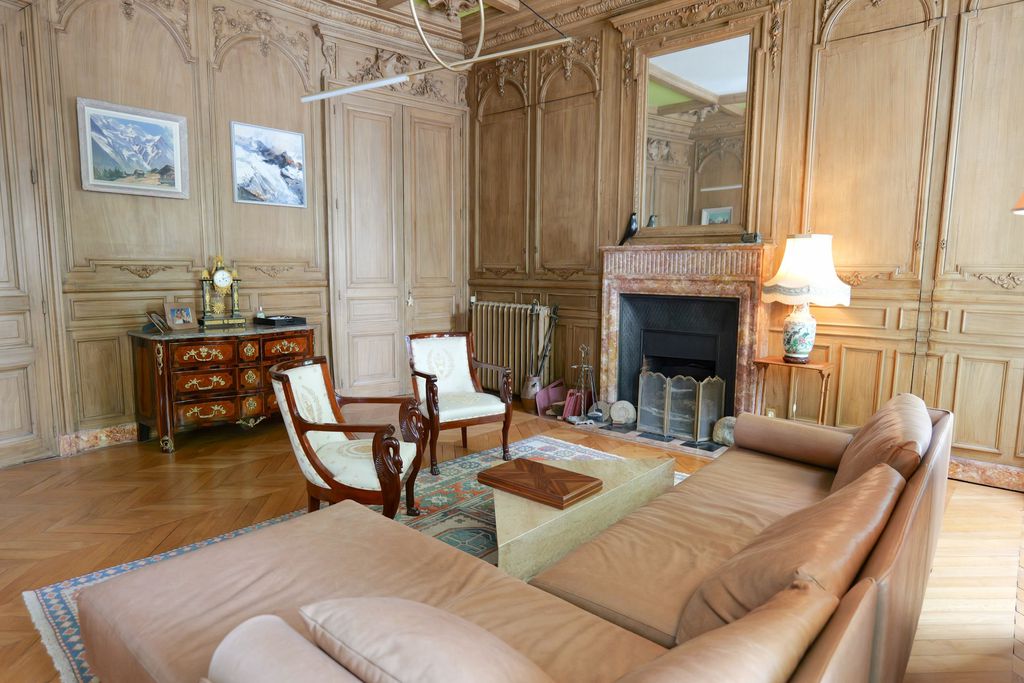 Les Suites de l'Opéra 11 - Gallery