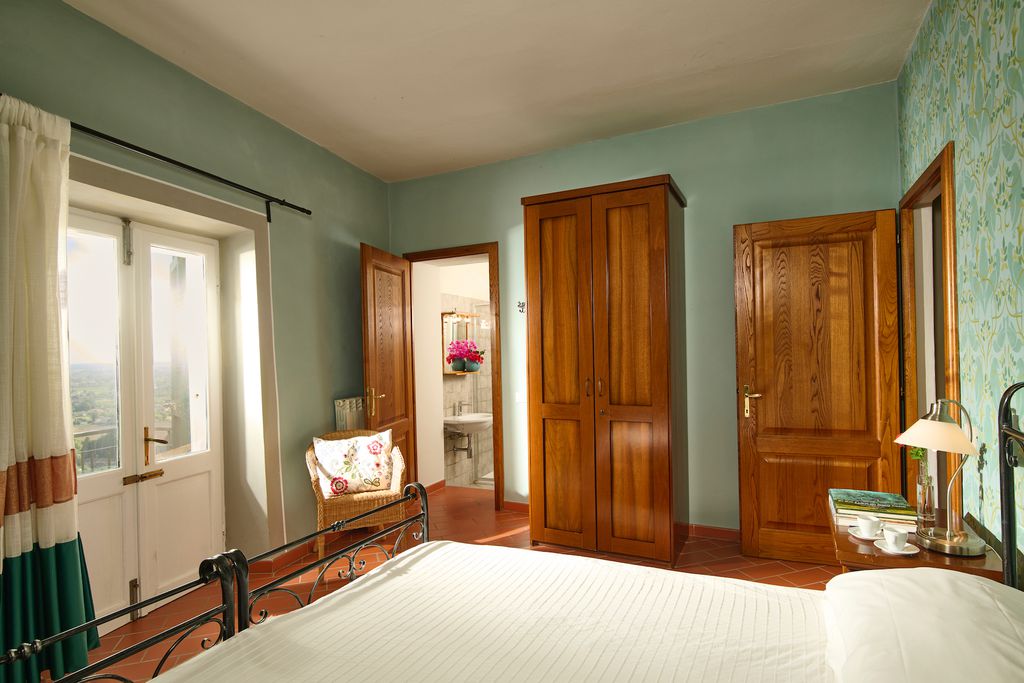 La Lucertola 12 - Gallery