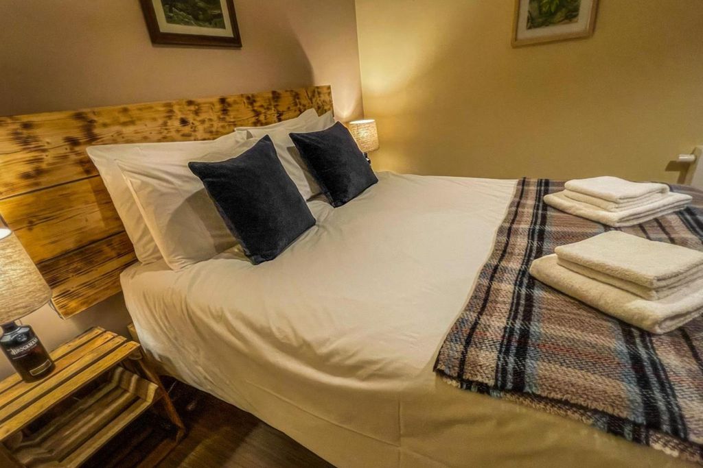 South Downs Eco Lodge 8 - Gallery