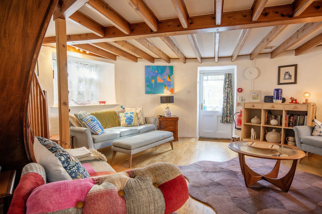 Round House East 5 - Gallery