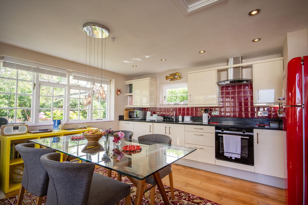 Round House East 9 - Gallery