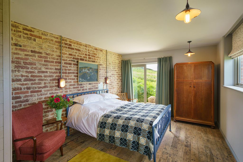 Station A 5 - Gallery