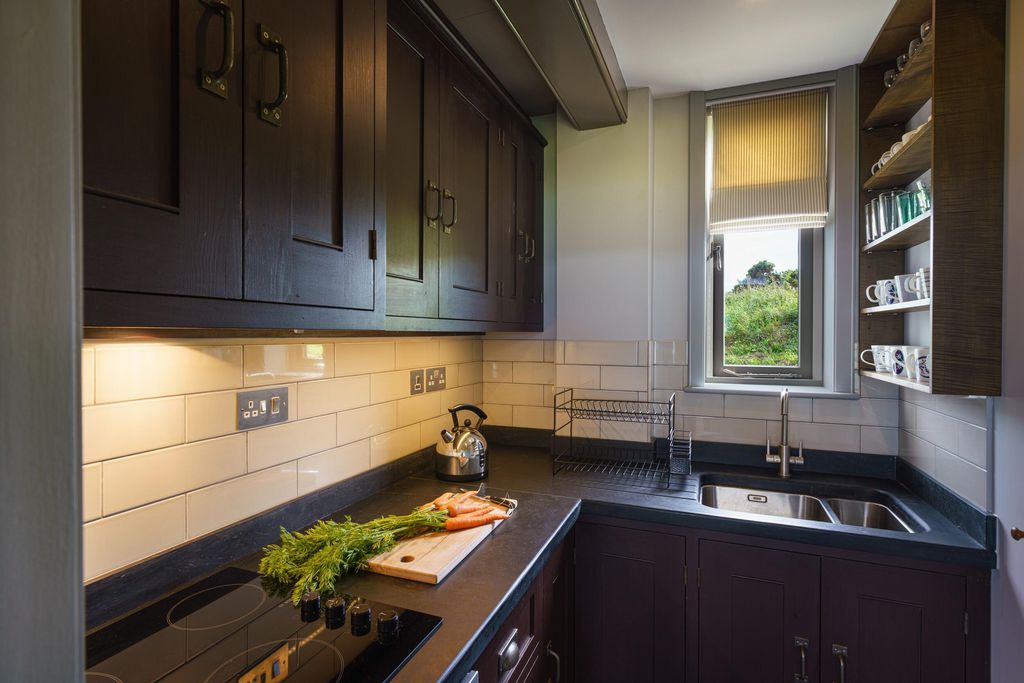 Station A 11 - Gallery