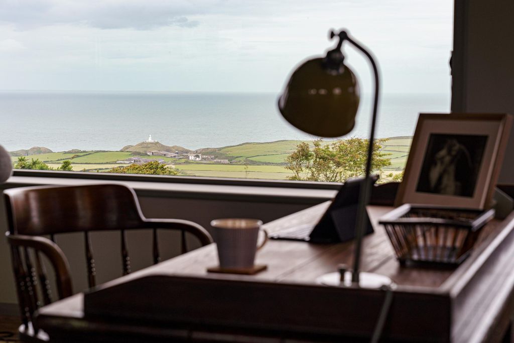 Station A 17 - Gallery