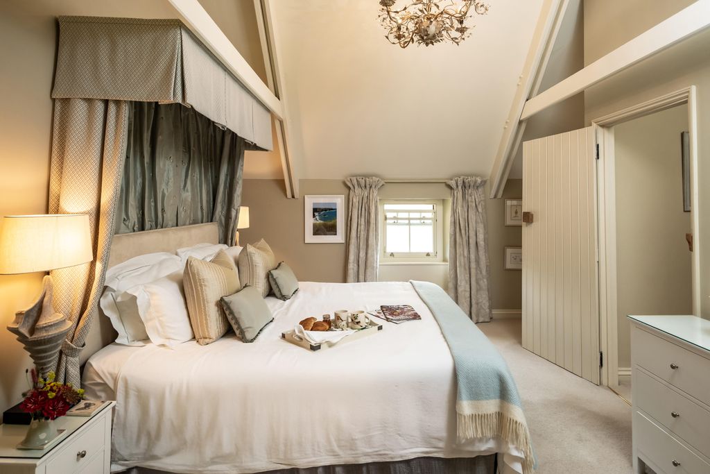 Ring & Thimble 10 - Gallery