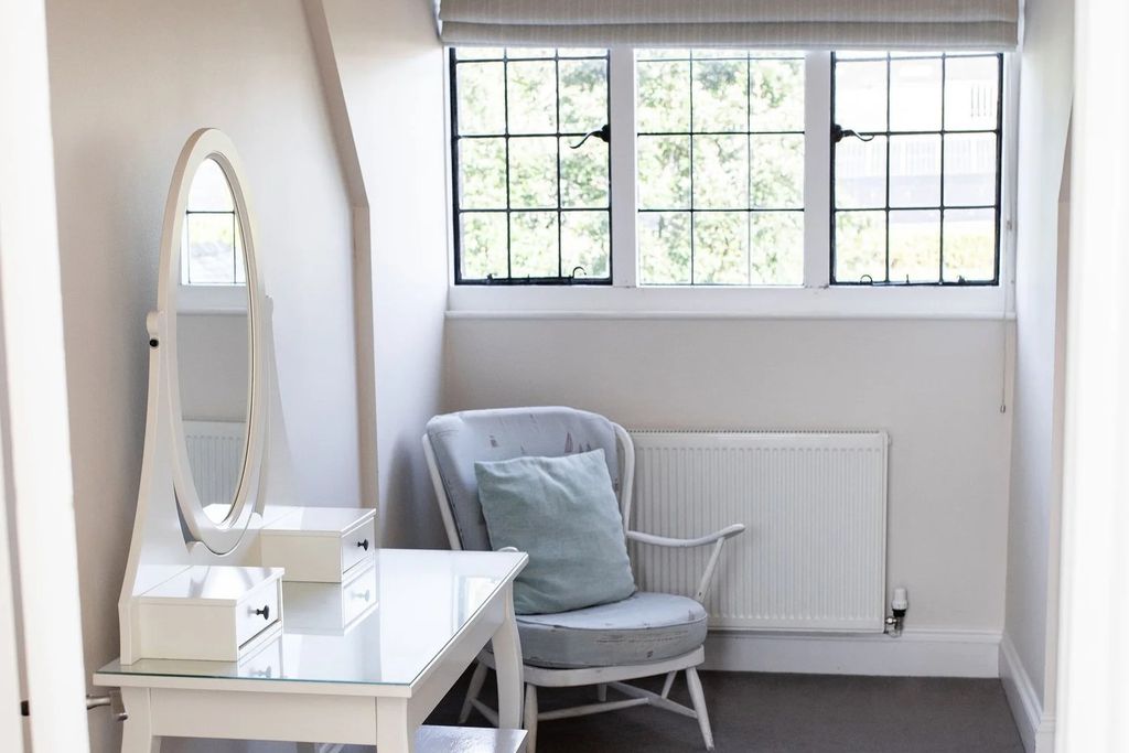 Constance 8 - Gallery