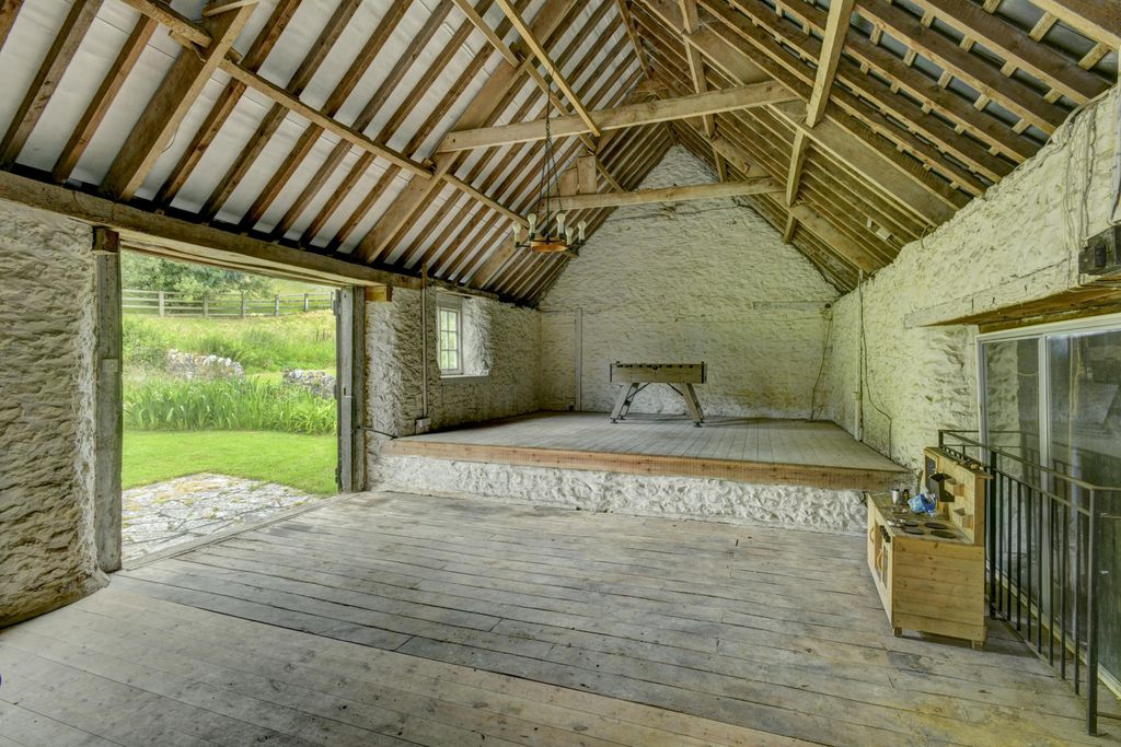 Blackdowns Farmhouse 18 - Gallery