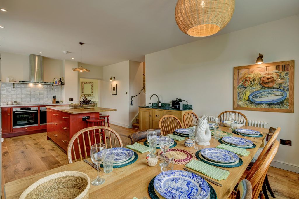 Blackdowns Farmhouse 5 - Gallery