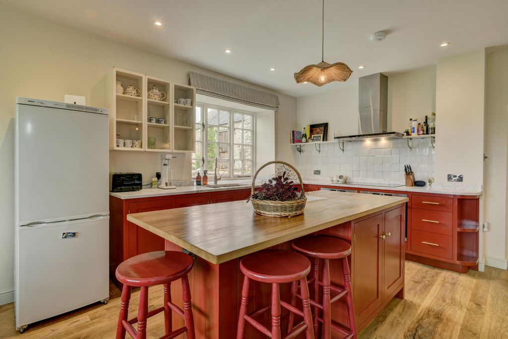 Blackdowns Farmhouse 8 - Gallery