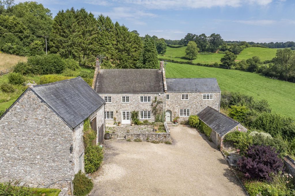 Blackdowns Farmhouse 10 - Gallery