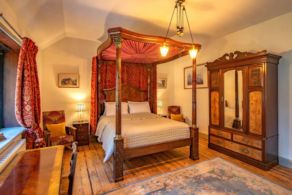 Rowden Abbey 13 - Gallery