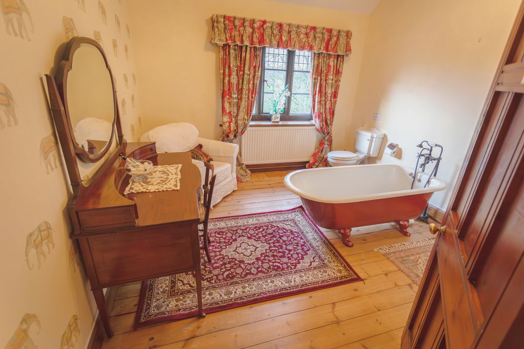 Rowden Abbey 15 - Gallery