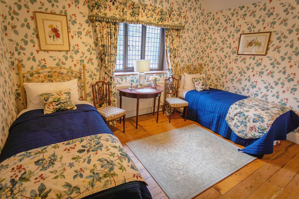 Rowden Abbey 16 - Gallery