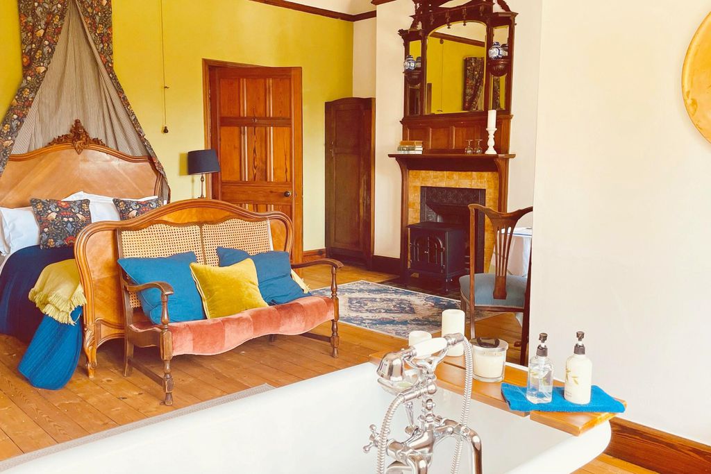 Rowden Abbey 12 - Gallery