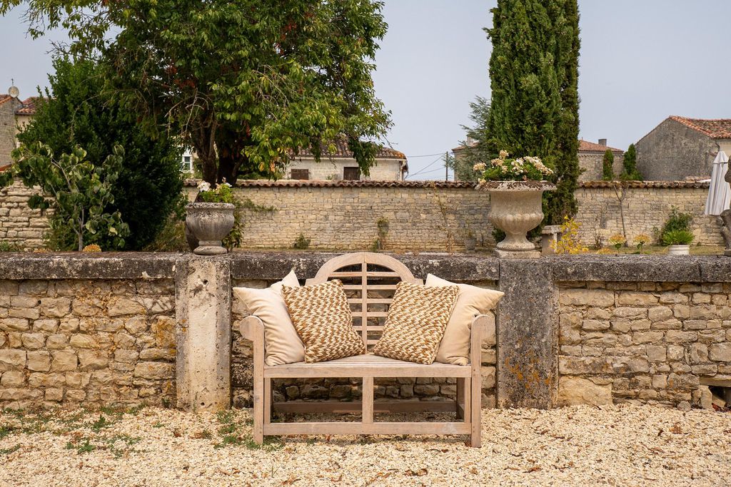 Maison des Ifs - La Petite Maison Blanche 13 - Gallery