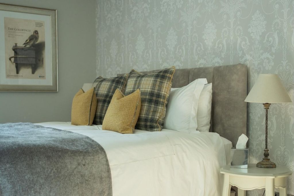 Outwood House 8 - Gallery