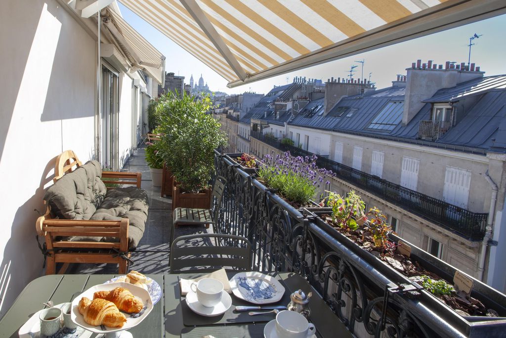 Côté Montmartre 2 - Gallery