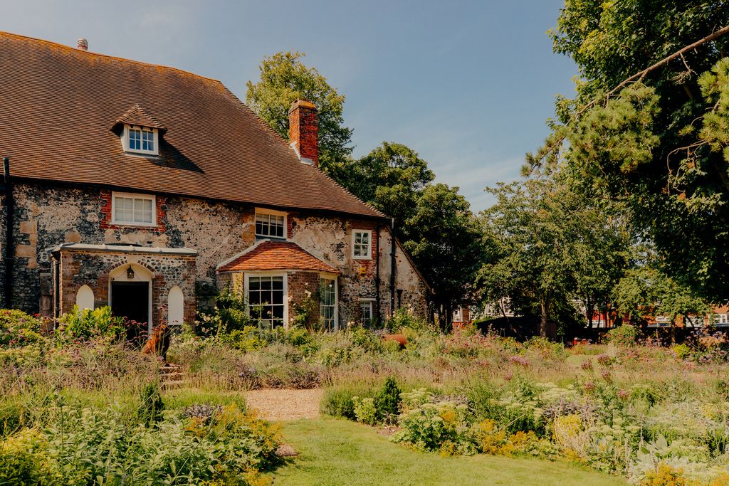 Salmestone Grange 1 - Gallery