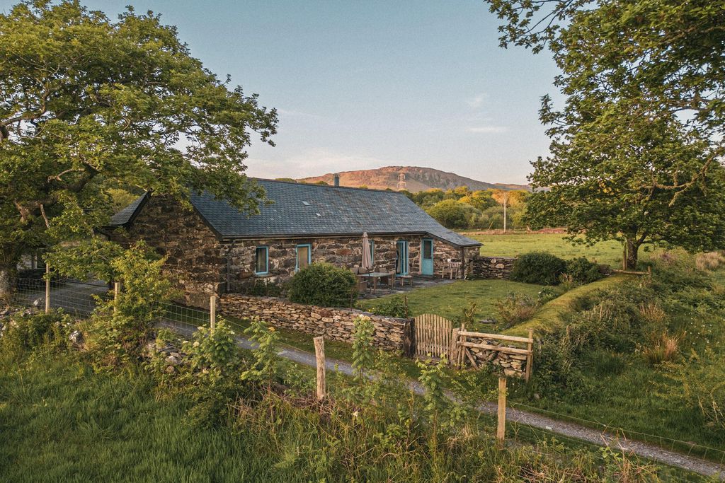 Hebog Bach 20 - Gallery