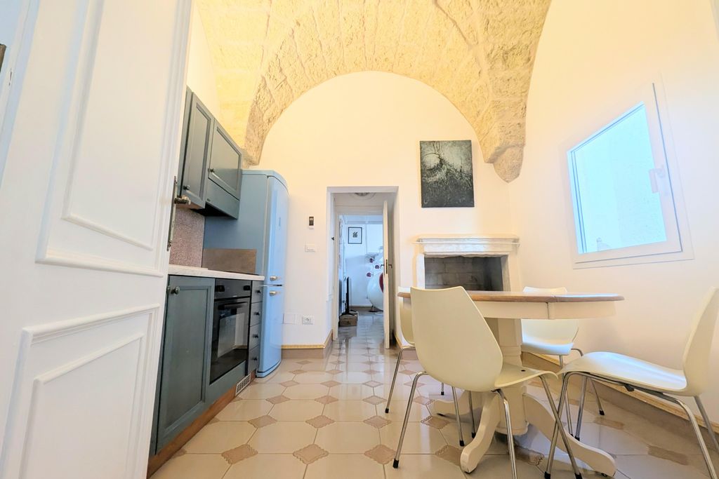 The Art of Leo 6 - Gallery