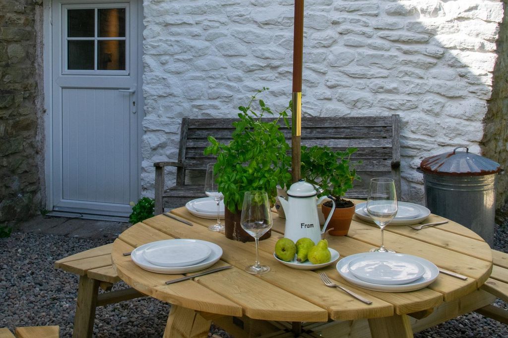 Gatehouse 16 - Gallery