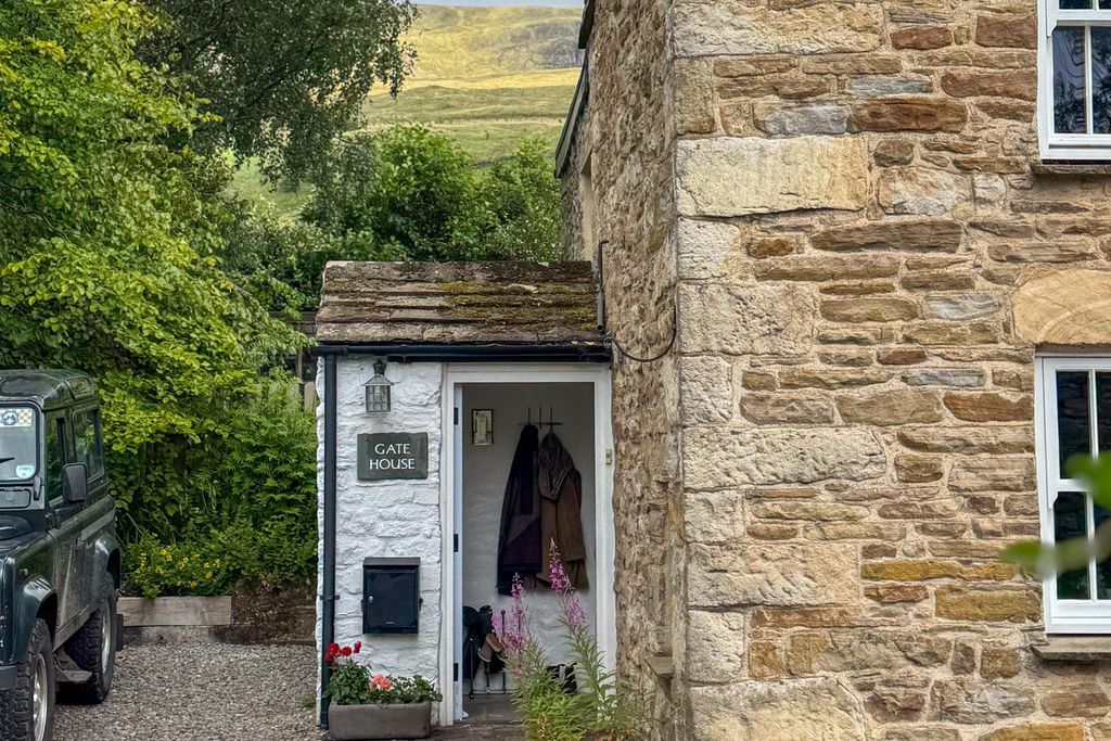 Gatehouse 18 - Gallery