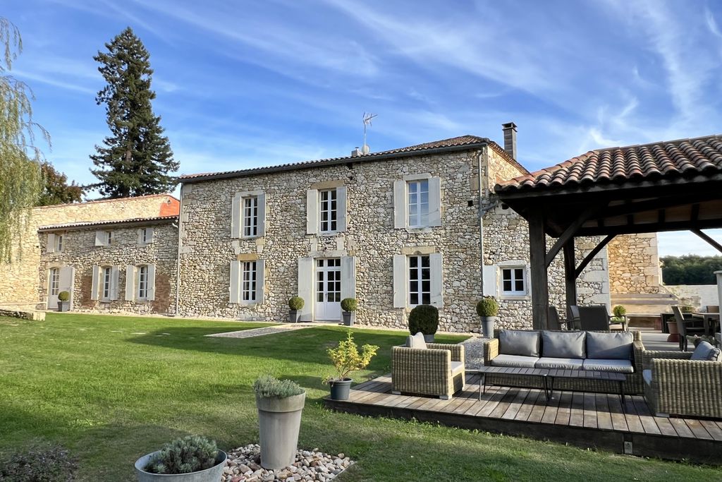 La Girarde 1 - Gallery