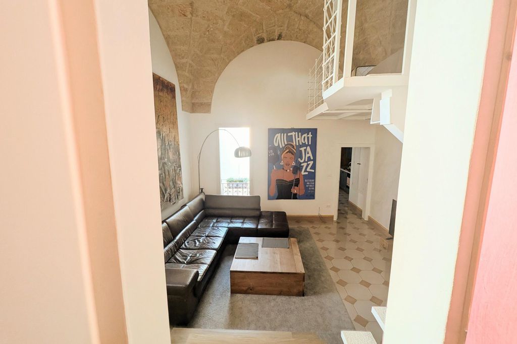 The Art of Leo 18 - Gallery