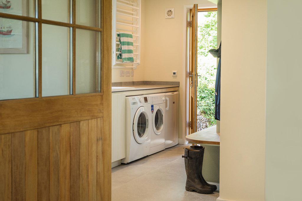 Mynford Cottage 12 - Gallery