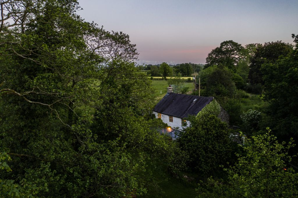 Glan-yr-afon 2 - Gallery