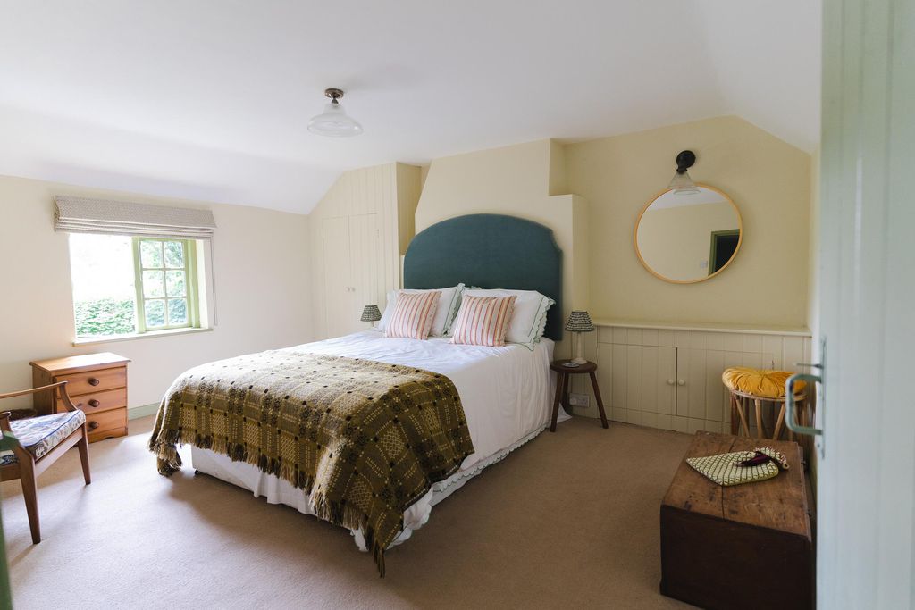 Highbrook Cottage 2 - Gallery