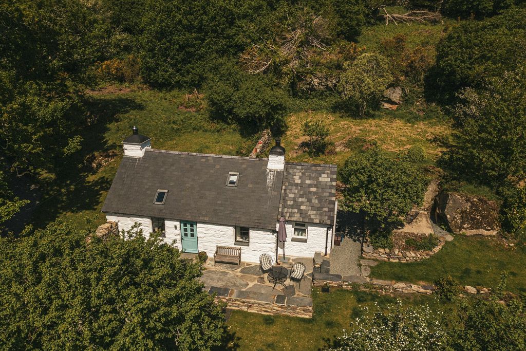 Garth Yr Hebog 1 - Gallery