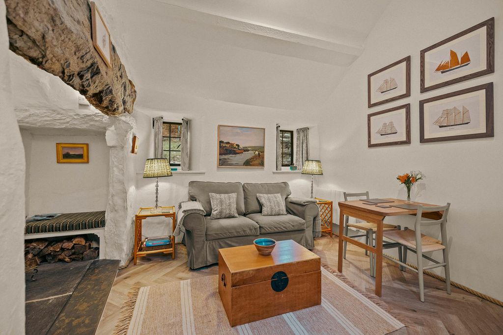 Garth Yr Hebog 6 - Gallery