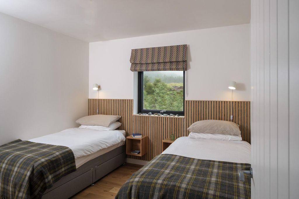 Taigh Whin 8 - Gallery