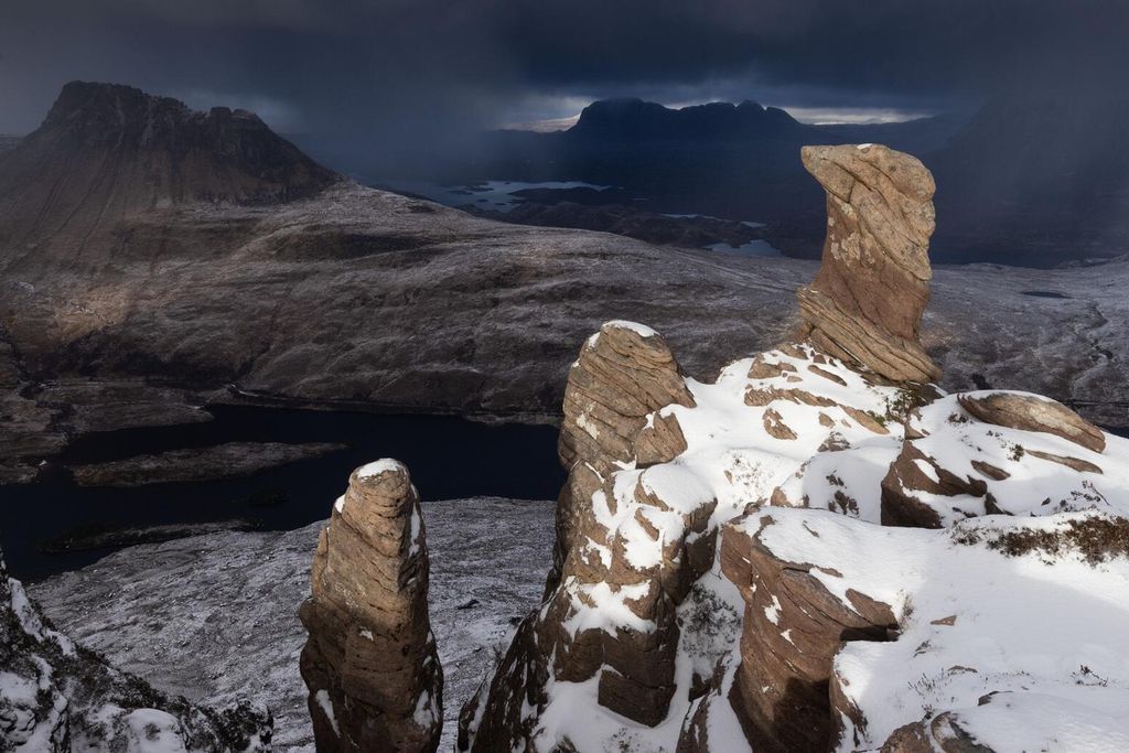 Curved Stone House 15 - Gallery