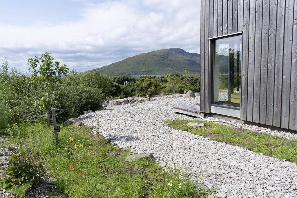 Nead Bernera 17 - Gallery