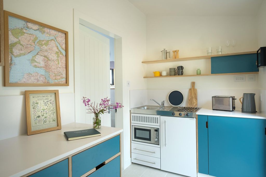 Nead Bernera 4 - Gallery