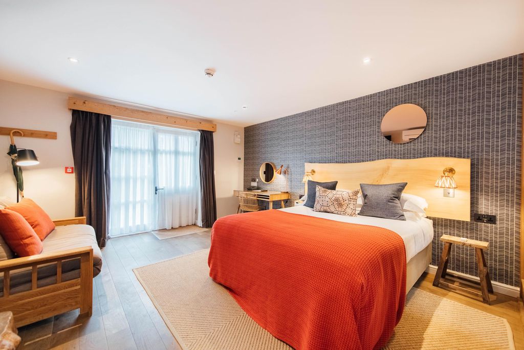 The Fox 11 - Gallery