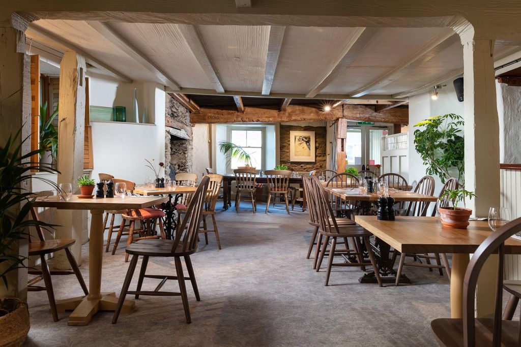 The Plume of Feathers 16 - Gallery